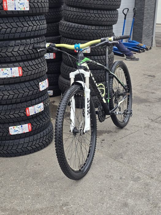 Vând bicicletă Kross Level B4