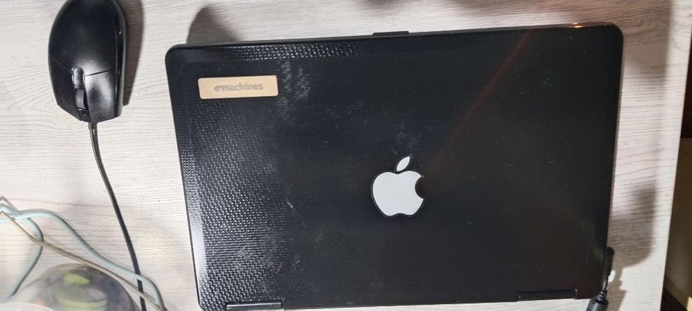 Ноутбук Emachines E725 series