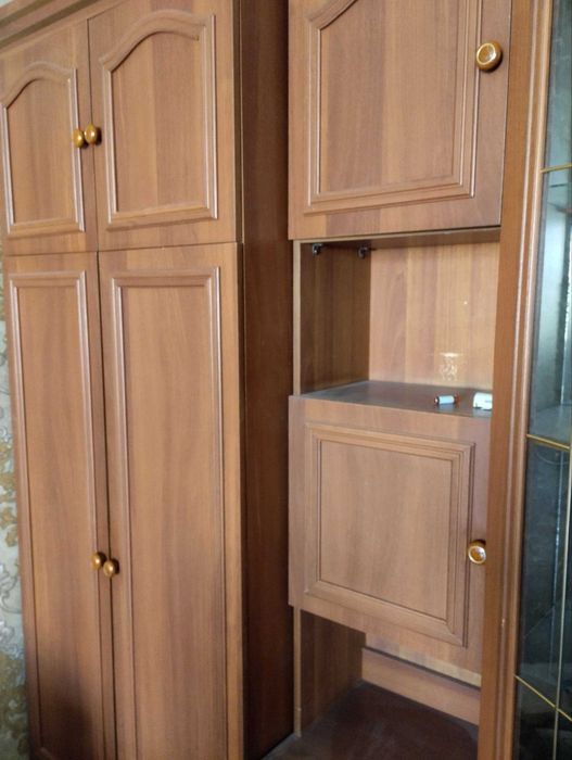 Zal uchun stenka, garnitur