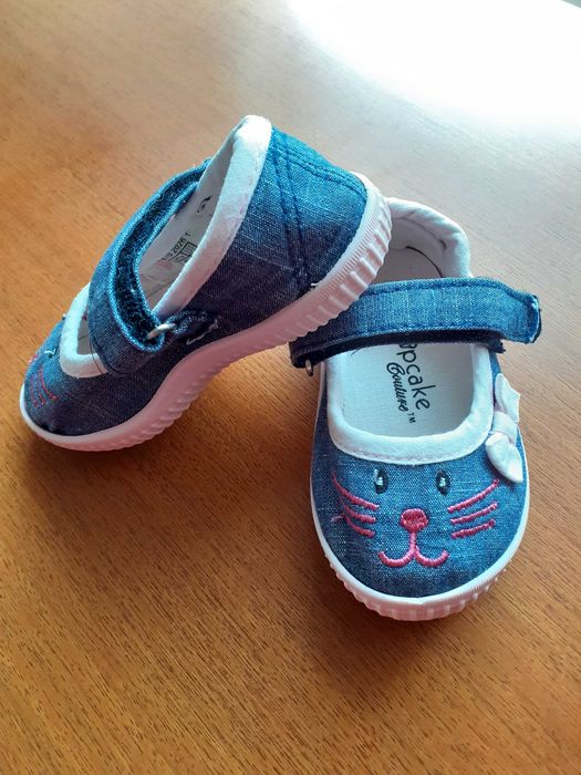 Sandale/espadrile fetite