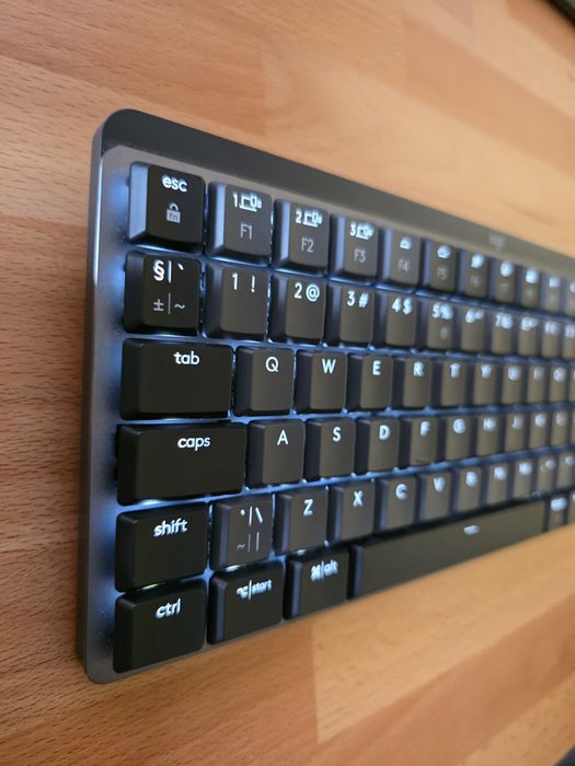 Клавиатура на 2м - Logitech MX Mechanical Mini безжична, 2г гаранция