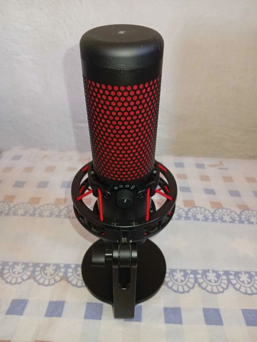 HyperX Quadcast микрофон