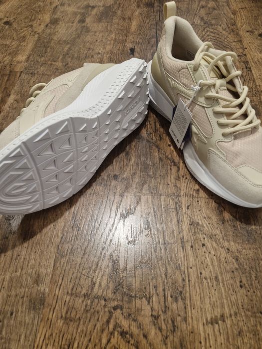Adidasi  Lacoste