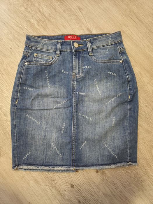 Чисто нова пола Guess