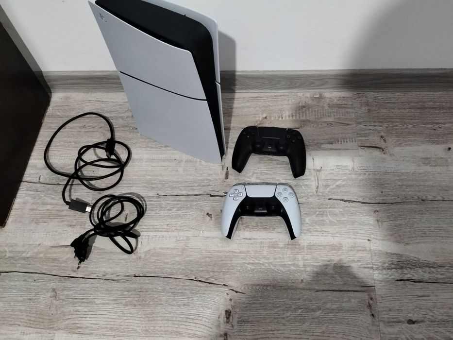 Vând playstation5