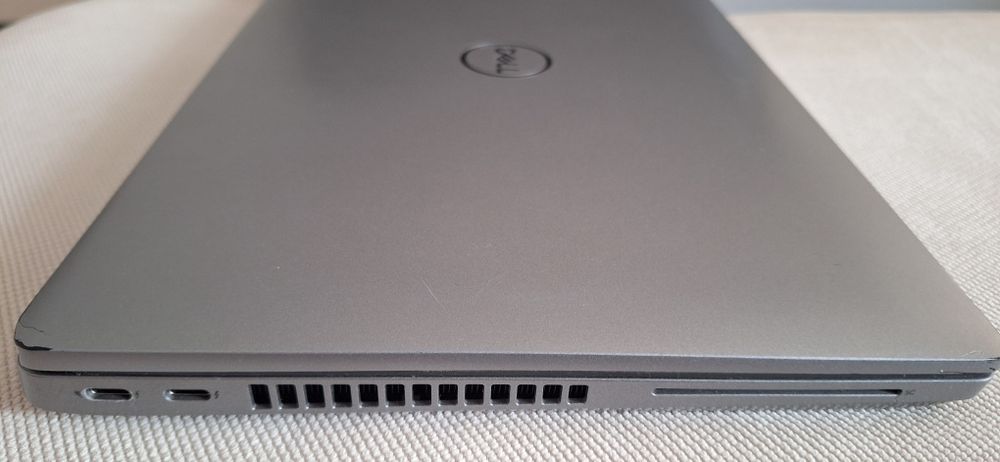 Dell Latitude 5421 cu accesorii incluse