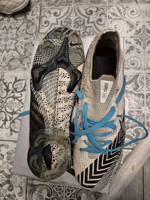 Vând Ghete Fotbal  300 -350