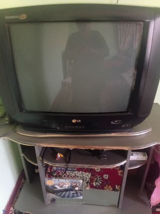 Продаётся телевизорLJ