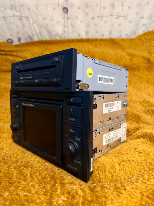 Оригинална навигация Navigation Plus RNS-D + CD чейнджър от Audi A4 B6