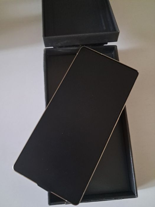 Vând Samsung s25 ultra 1tb