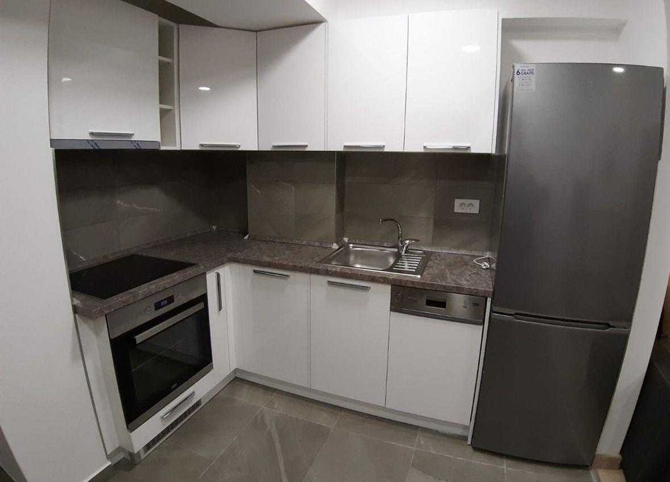 Двустаен имот в кв.Банишора