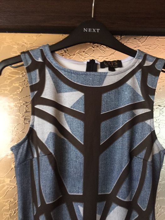 Чисто нова Рокля CKfs