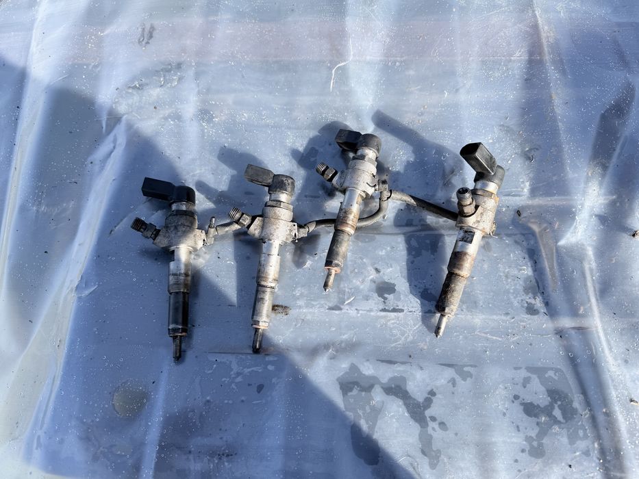Injectoare Ford Fierta V 1.4 TDCI 2006 set 4 buc