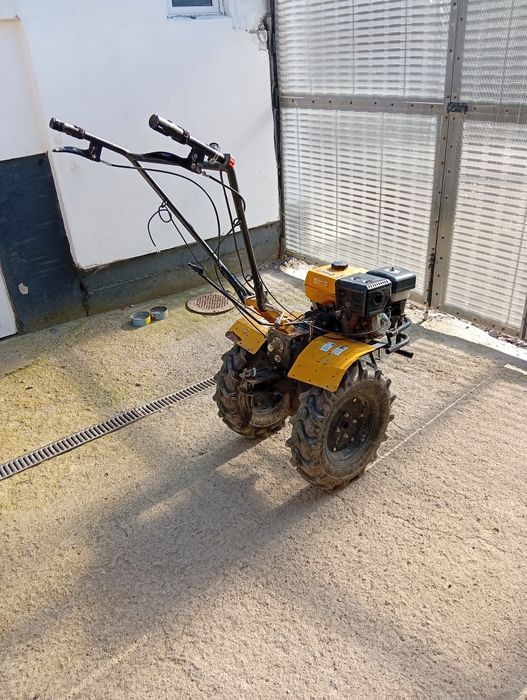 Vând motocultor sau schimb cu Animale