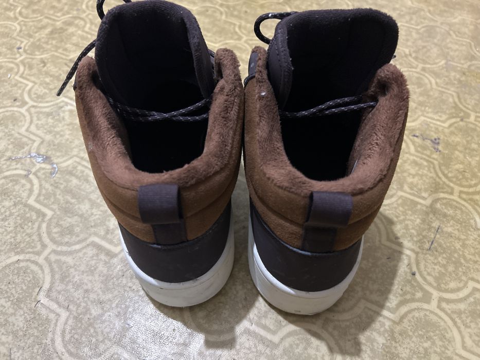 Оригиналл носил 1раз  размер 42,5