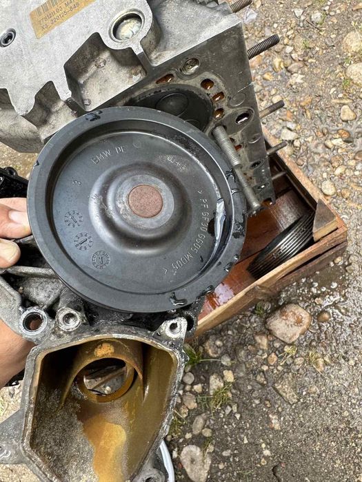 Глава от BMW  E90 320D M47