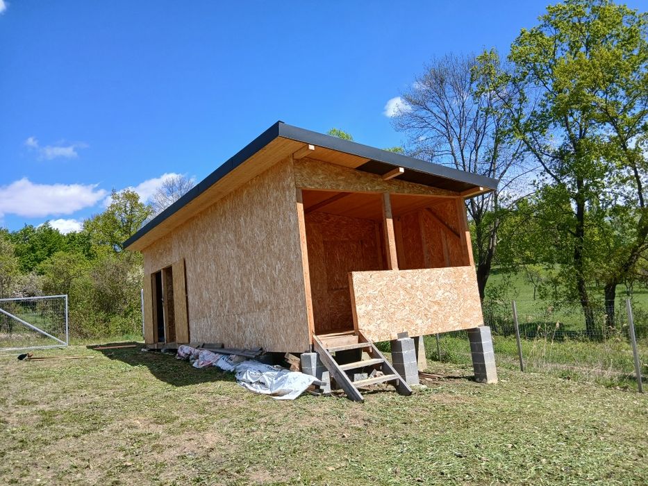 Teren plus anexa de vanzare