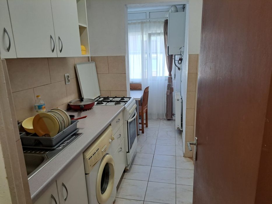 Închiriez garsoniera