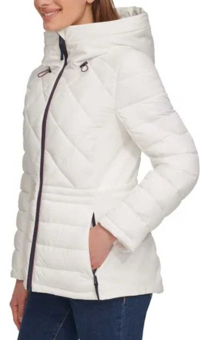 Tommy Hilfiger оригинални дамски якета размери S и М Внос от USA