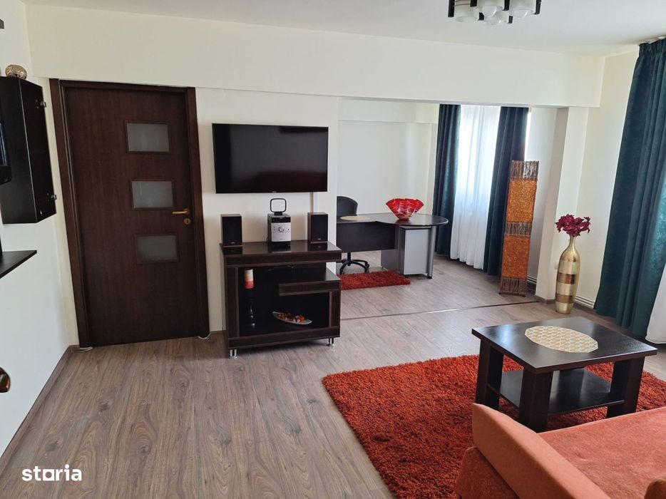 Ultracentral/ 4 camere /locuinta si birou/ parcare privata