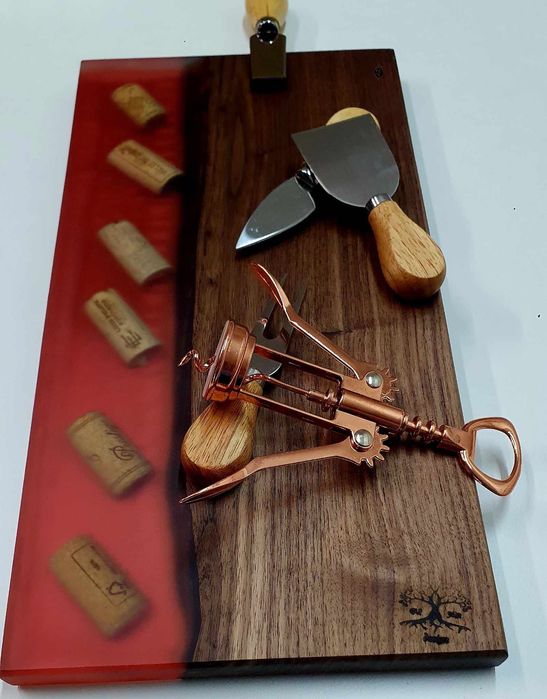 Дъска от епоксидна смола и дърво