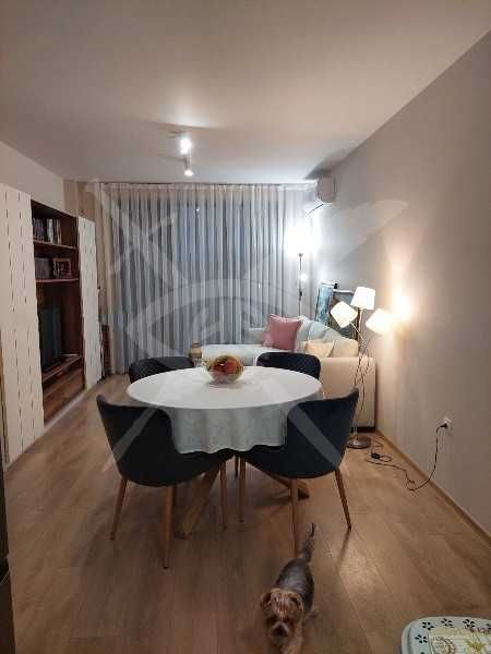 Двустаен апартамент с паркомясто в Каменица 1 93525