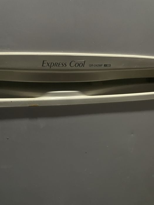 продам холодильник