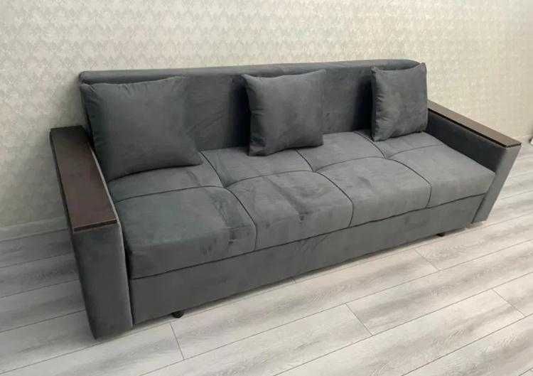 продам диван в использовании год