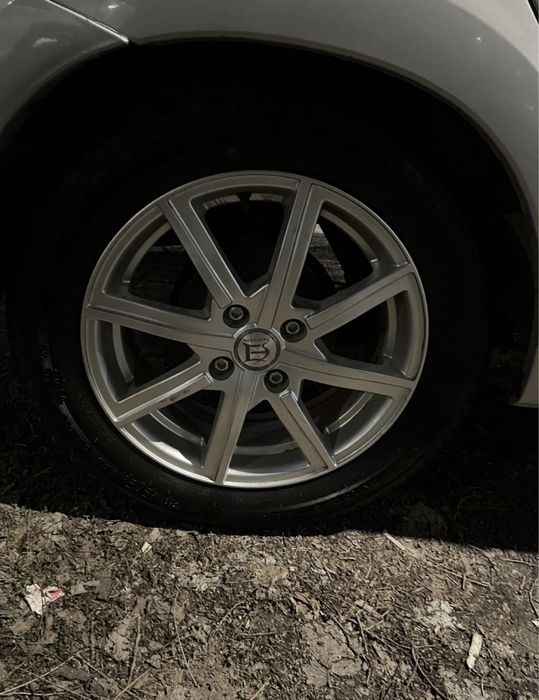 185/60/15 балон с дисками