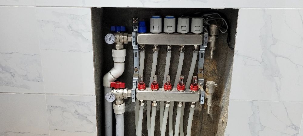 santexnika ataplena tyopliy pol mantaj duxkonturniy katyol remont