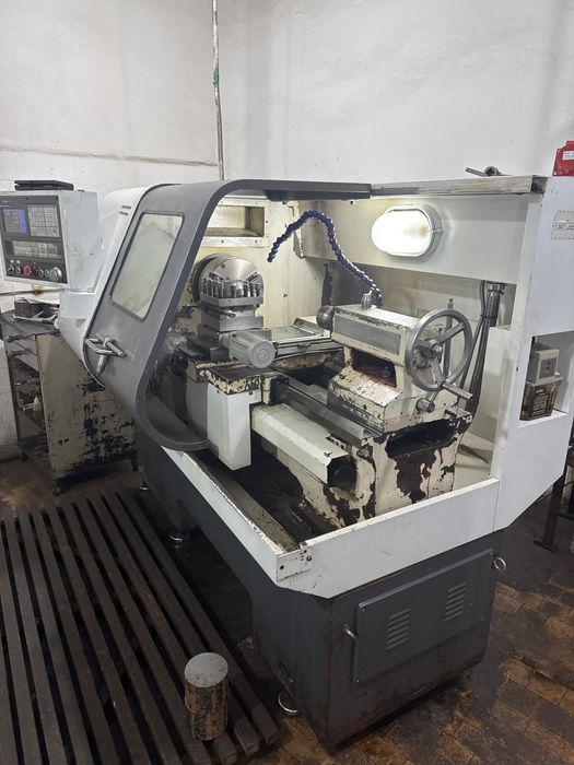 Станок токарный с ЧПУ