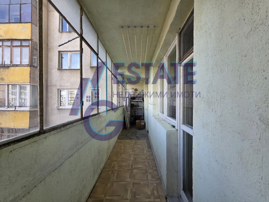 Тристаен апартамент в гр. София, жк. Връбница 2