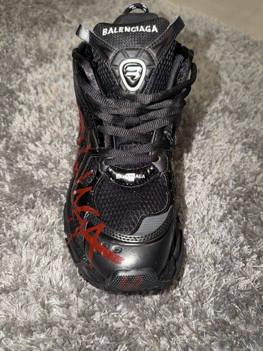 Balenciaga Runners graffiti black