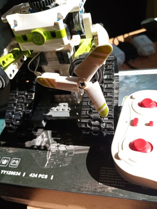 Robotel din lego că nou