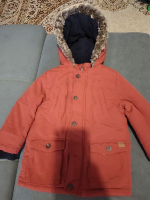 Продам курточку детскую