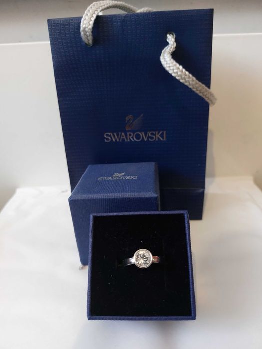 Inel cu piatra stil de logodna in cutie cu punga cadou Swarovski