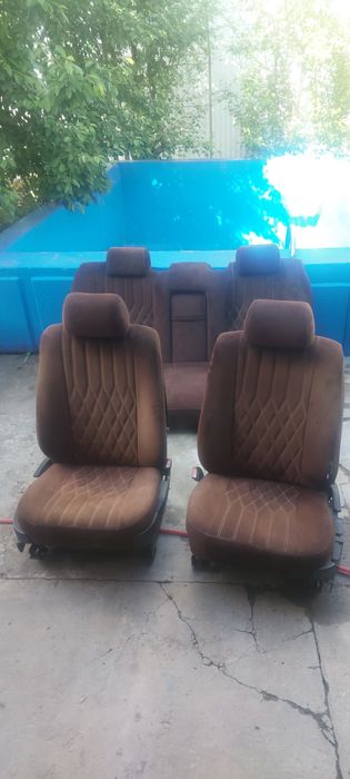 Сидения перед зад на BMW e34