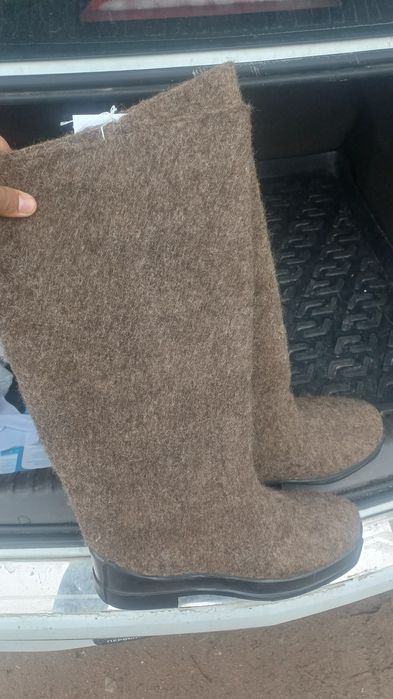 Продам валенки новые и сапоги