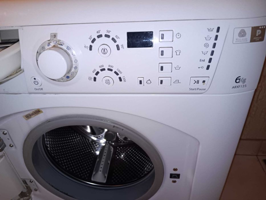 Роботеща и запазена пералня Hotpoint Ariston 6кг/1200 оборота, прозведена в Италия