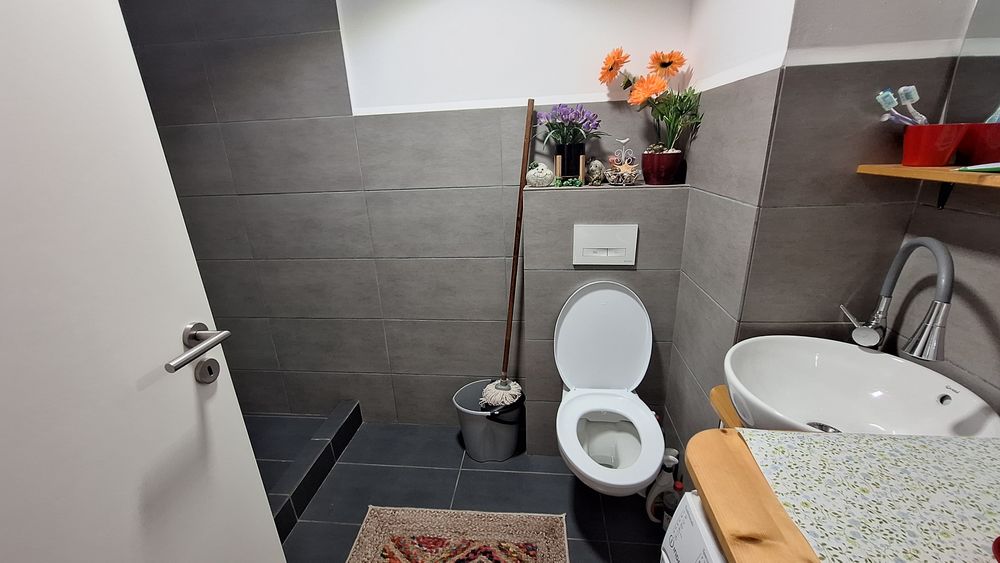 Vând apartament Sânpetru