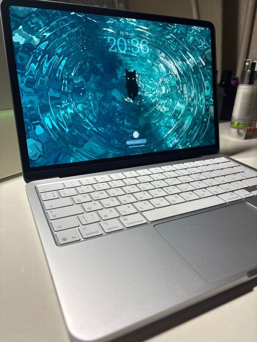 MacBook Neo 512gb silver