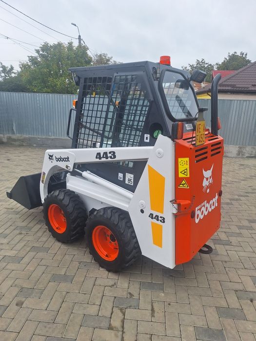Miniincarcator bobcat 443