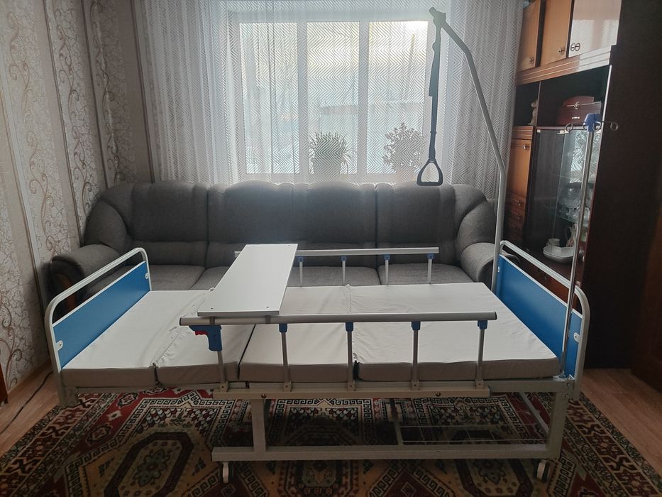 Медицинская кровать