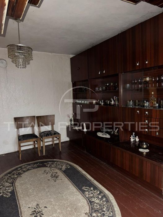 Етаж от къща за продажба в кв. Модерно предградие