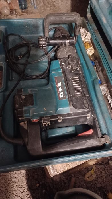 Vând rotopercutor Makita 1500w