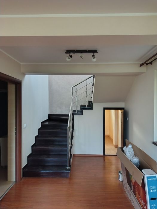 Casa Individuala,180 mp2 si 800 mp2 teren  Zona Sf  Ilie