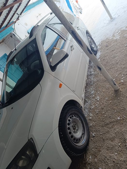 Продам машину на активном ходу .