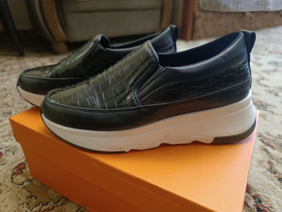 Продам осенние туфли