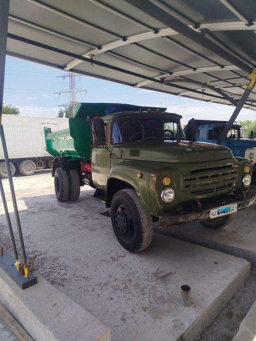 Zil sotiladi Maskoviski yil 1990 Mator ural kar6pka zadni  m6s yaxwi ,