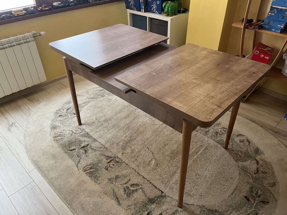 Нова трапезна маса